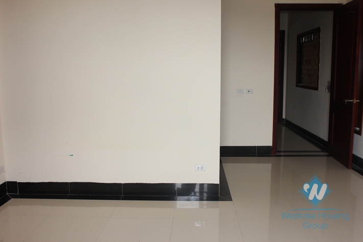 6-floor house for rent in Au Co Street